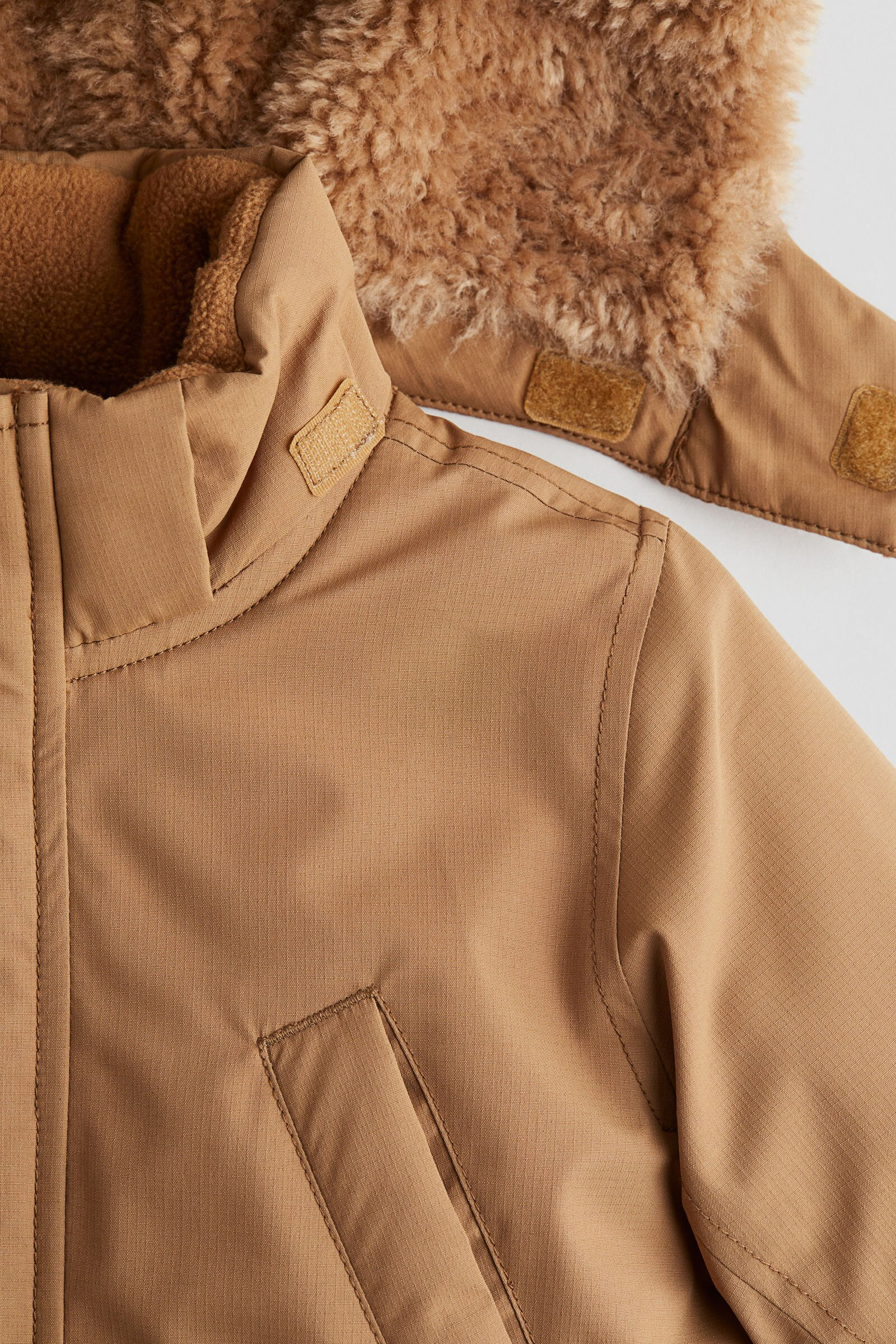 Jaqueta parka almofadada e resistente à água | H&M Brasil